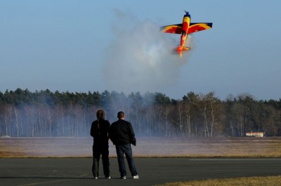 Kunstflugzeug mit mächtig Dampf!